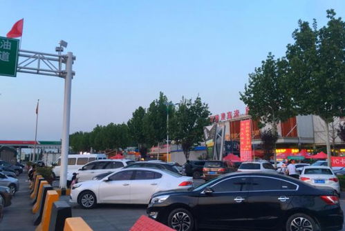 高速服務區停車，這幾種情況車主要注意，不要一時馬虎損失嚴重